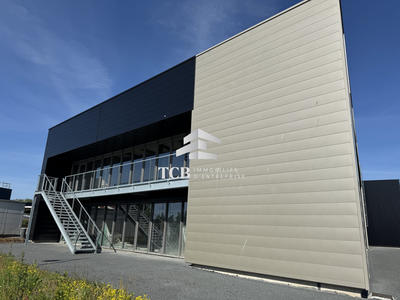 Local d'activités - 930 m²