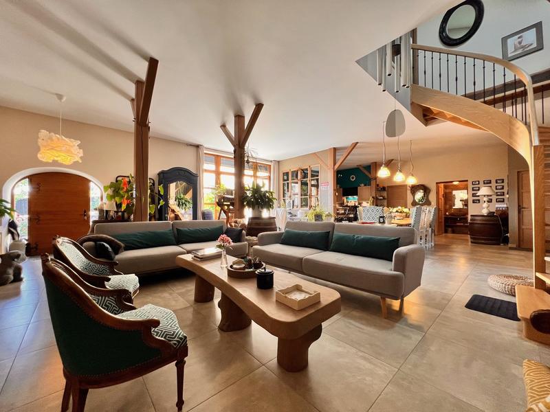 Maison de domaine - 554 m² - 17 pièces