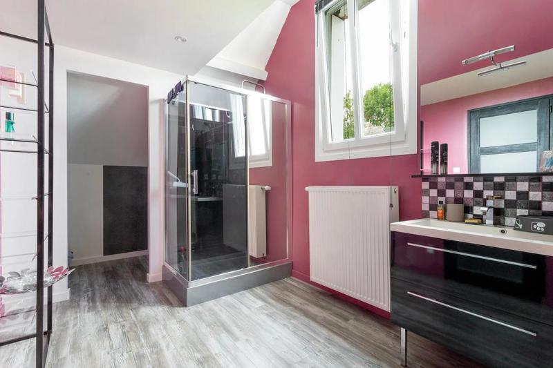 Maison - 280 m² - 10 pièces