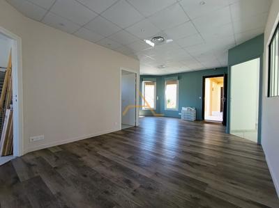 Bureau - 107 m² - 6 pièces