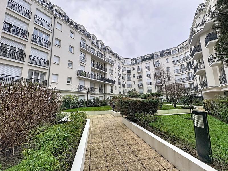 Appartement - 92 m² - 4 pièces