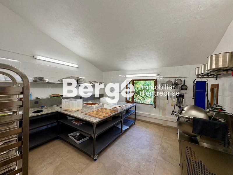 Local commercial - 180 m²