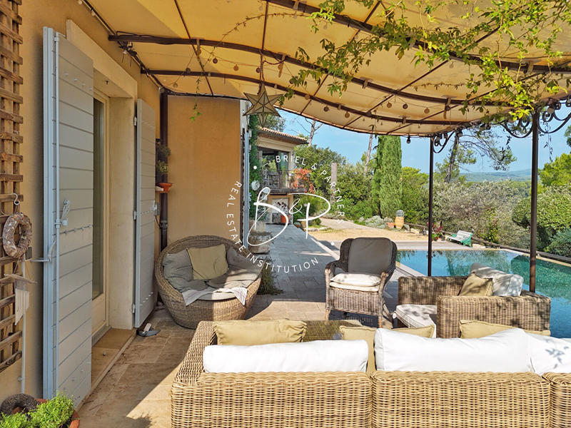 Maison - 209 m² - 8 pièces