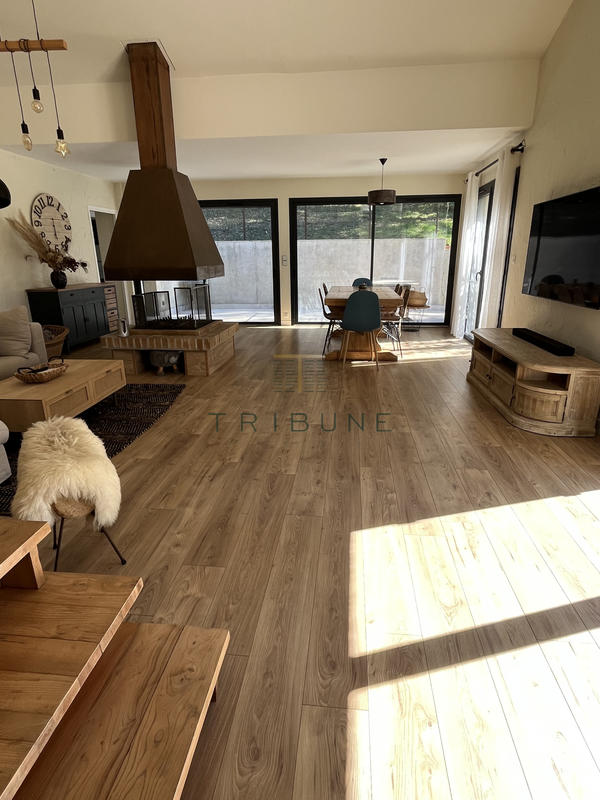 Maison - 195 m² - 7 pièces