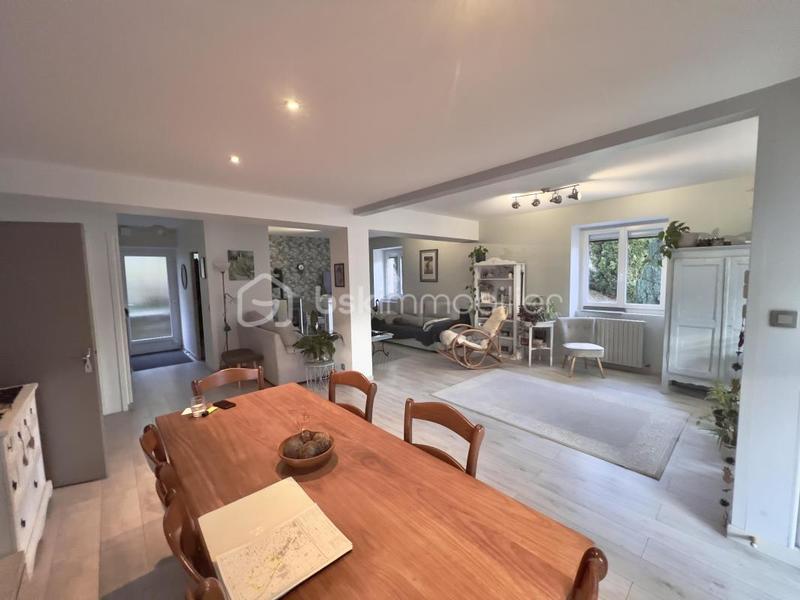 Maison - 262 m² - 9 pièces