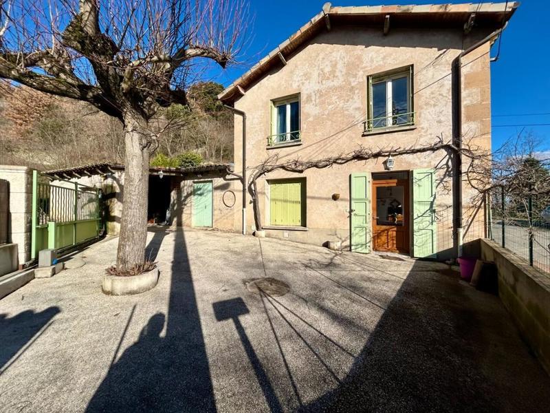 Maison de village - 82 m² - 4 pièces