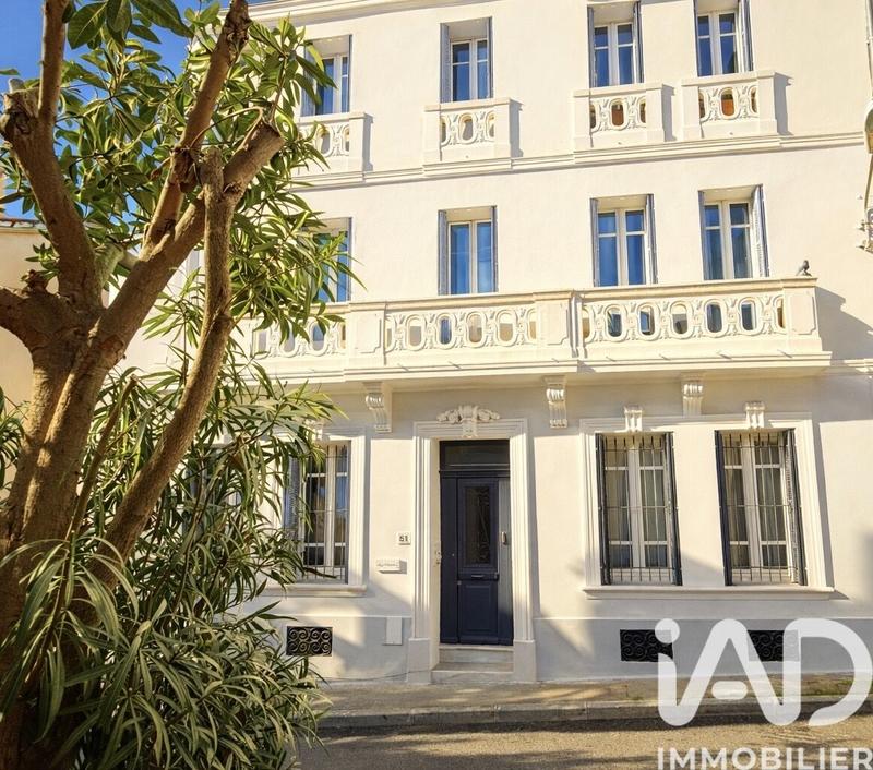 Maison - 220 m² - 9 pièces