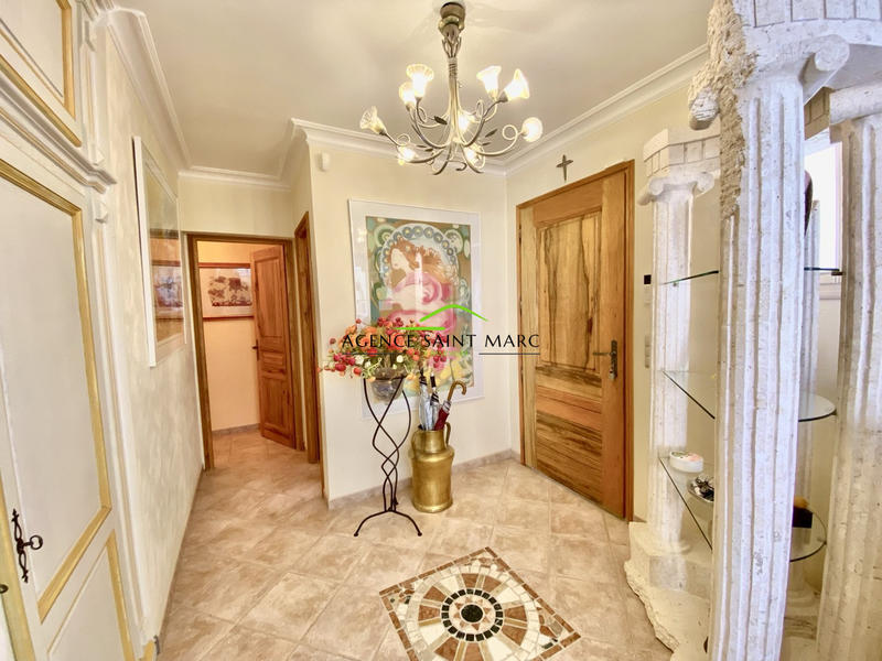 Maison - 300 m² - 4 pièces