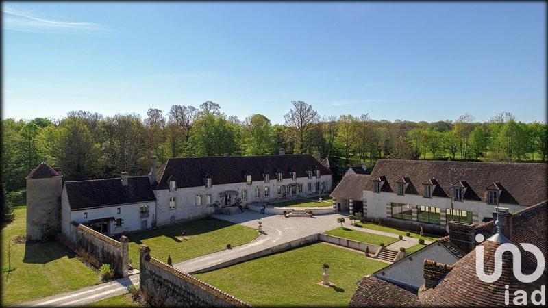 Maison - 1 500 m² - 25 pièces