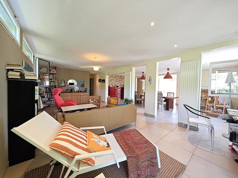 Maison - 360 m² - 15 pièces