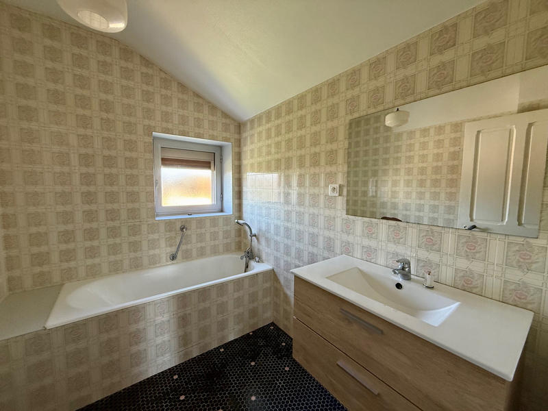 Maison - 80 m² - 4 pièces