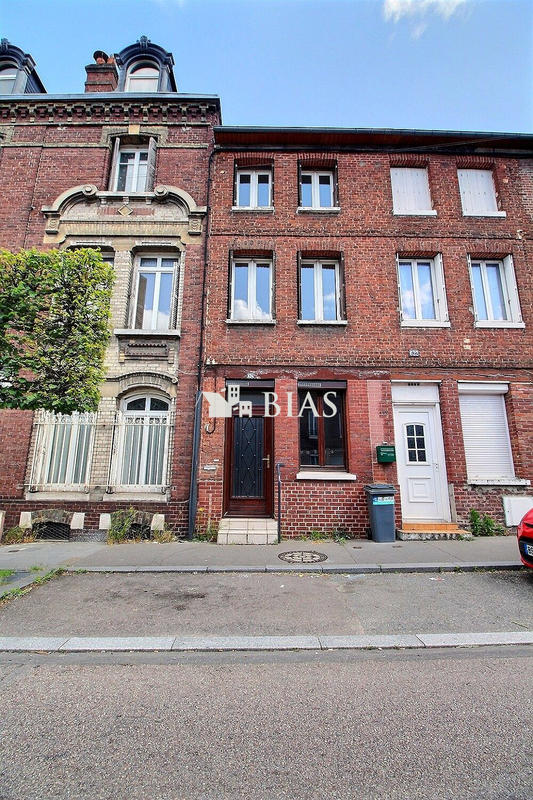 Maison - 80 m² - 4 pièces