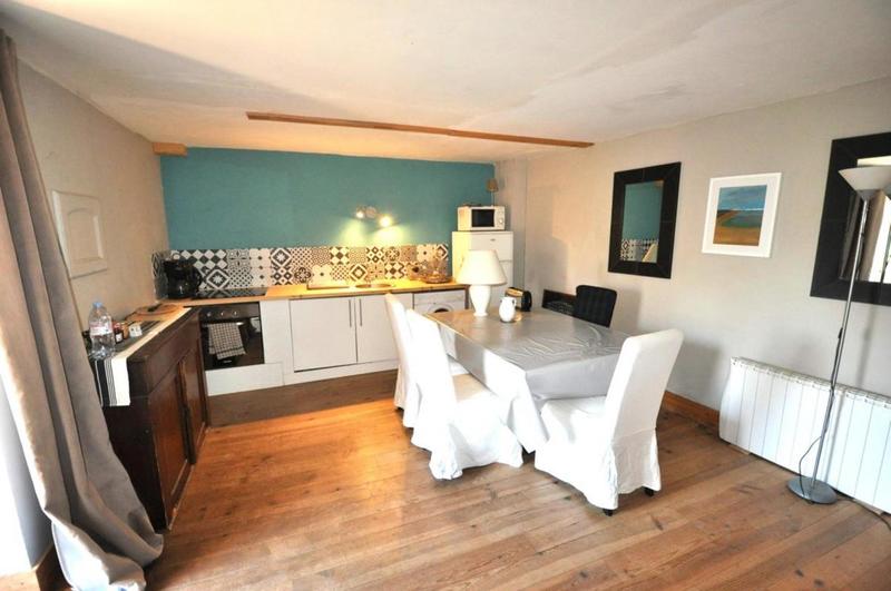 Maison en pierre - 450 m² - 12 pièces