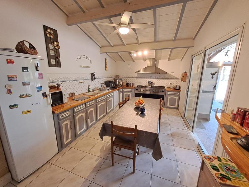 Propriété - 323 m² - 12 pièces