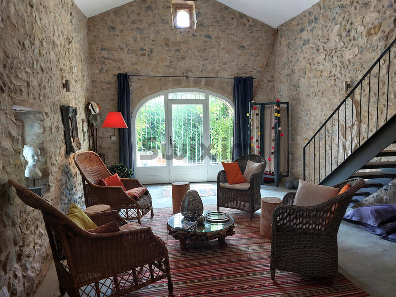 Propriété - 220 m² - 8 pièces