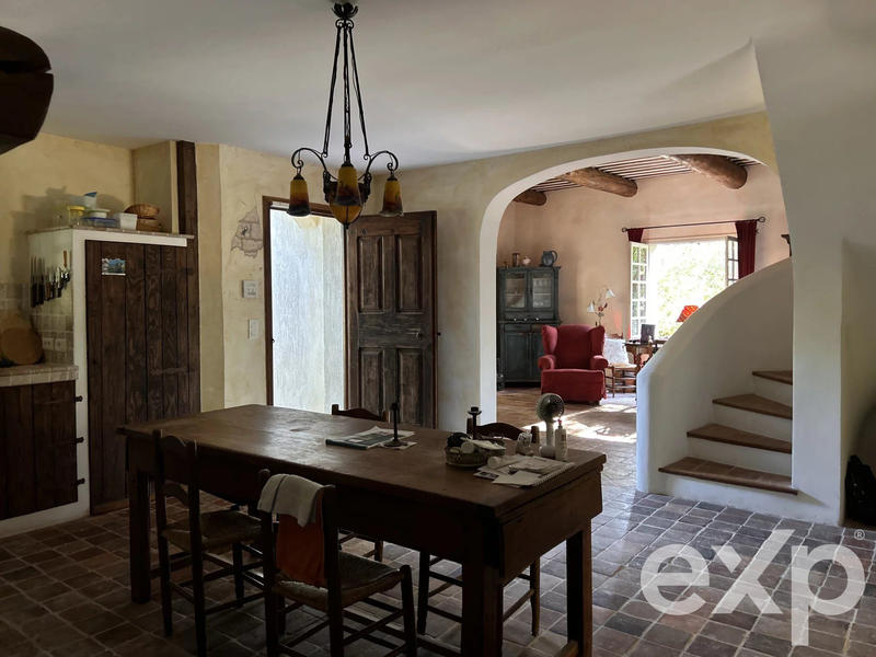 Maison - 195 m² - 6 pièces