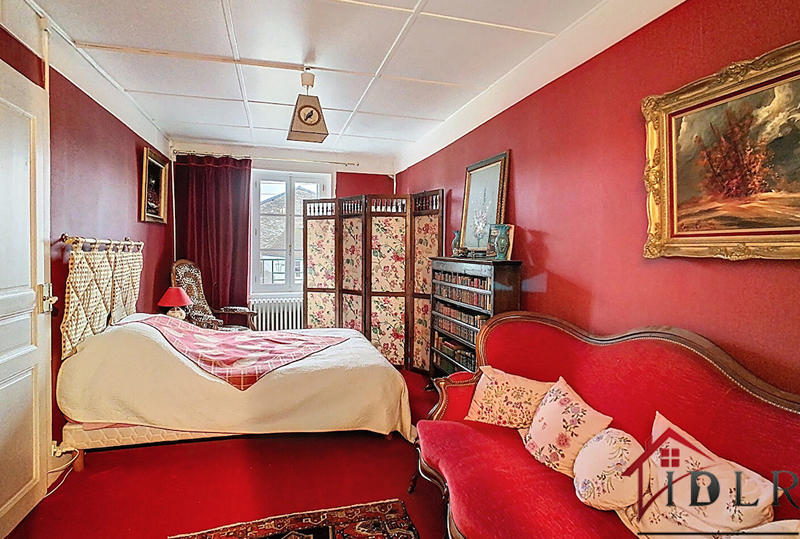 Maison - 213 m² - 6 pièces