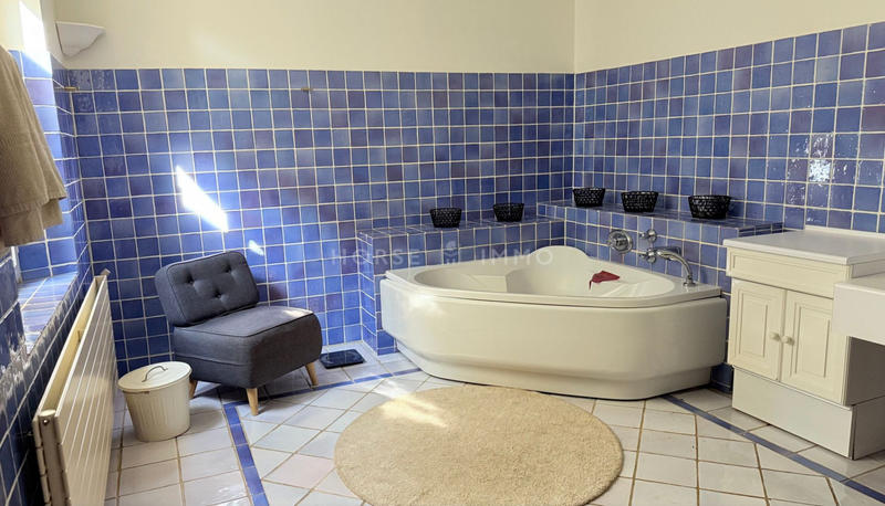 Bastide - 800 m² - 12 pièces