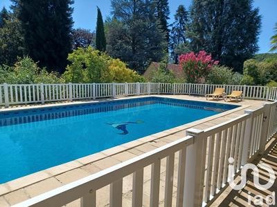 Maison - 410 m² - 12 pièces