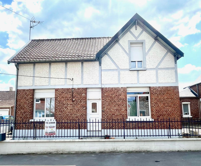 Maison - 80 m² - 5 pièces