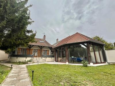 Maison - 162 m² - 7 pièces