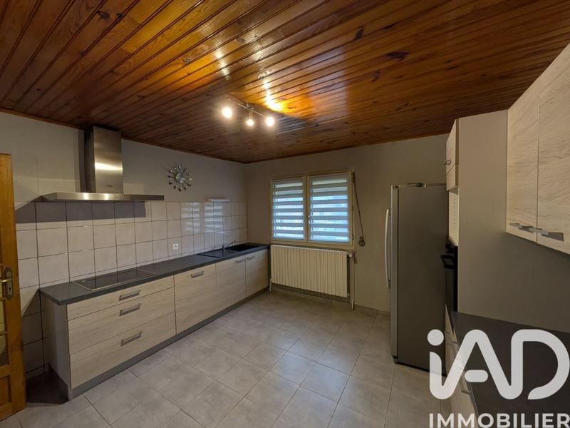 Maison - 161 m² - 8 pièces
