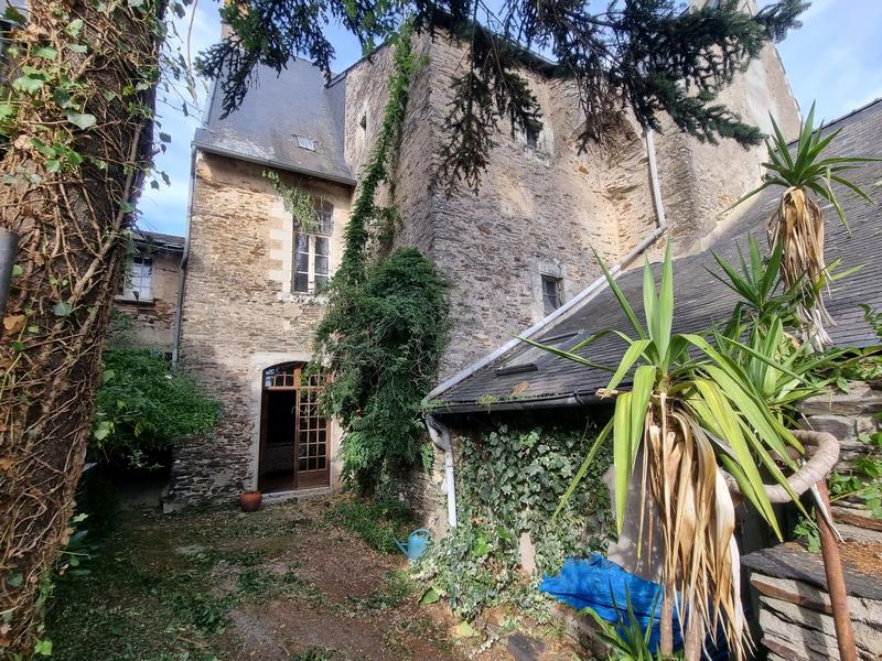 Maison ancienne - 317 m² - 11 pièces