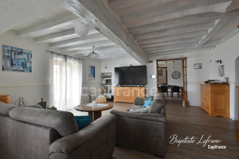 Maison - 203 m² - 8 pièces