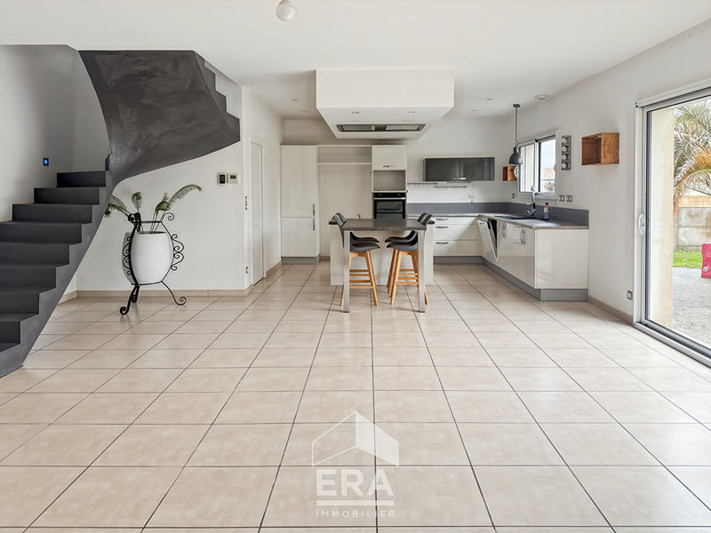 Maison - 174 m² - 7 pièces