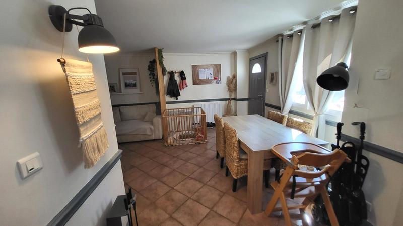 Maison - 90 m² - 5 pièces