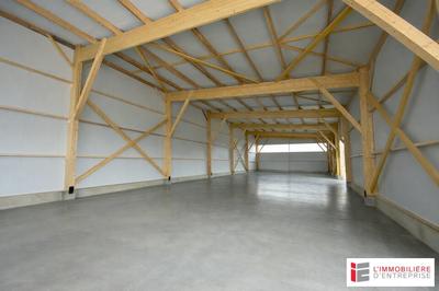 Local d'activité / Entrepôt - 220 m²