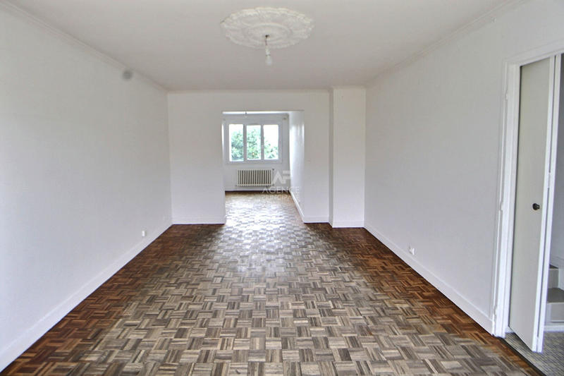 Maison - 90 m² - 6 pièces