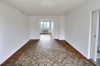 Maison - 90 m² - 6 pièces