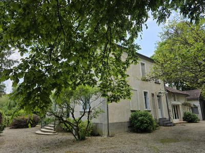 Maison - 262 m² - 7 pièces