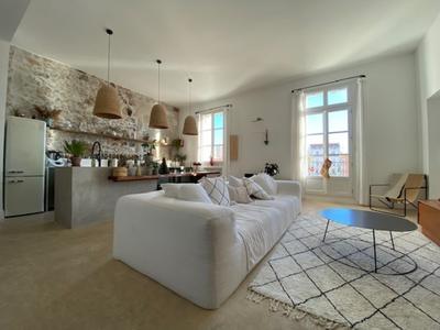 Appartement bourgeois - 95 m² - 3 pièces