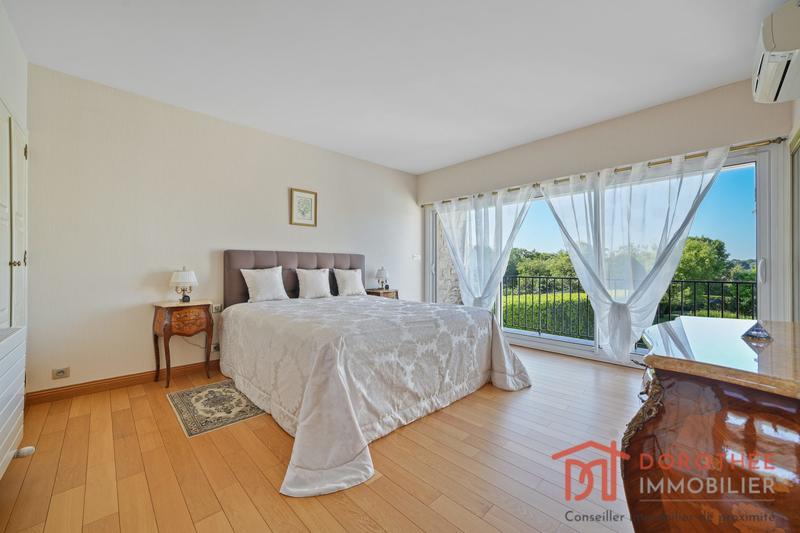 Villa - 248 m² - 8 pièces