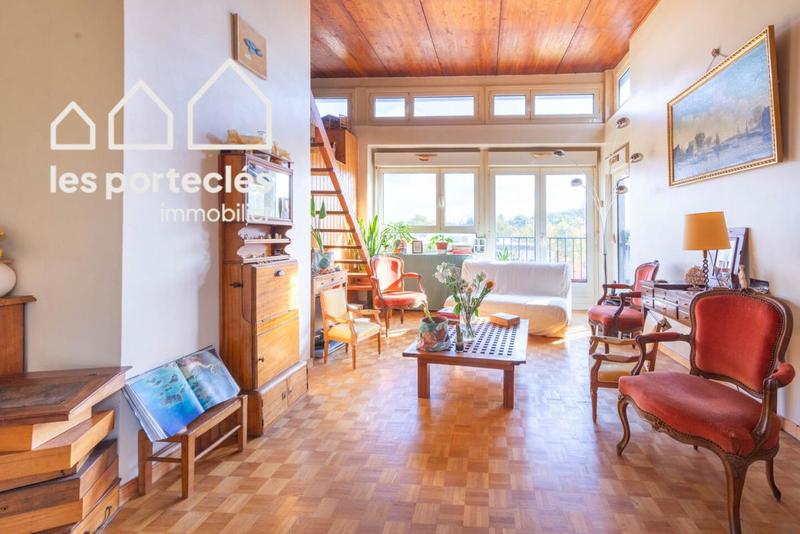 Appartement - 92 m² - 5 pièces