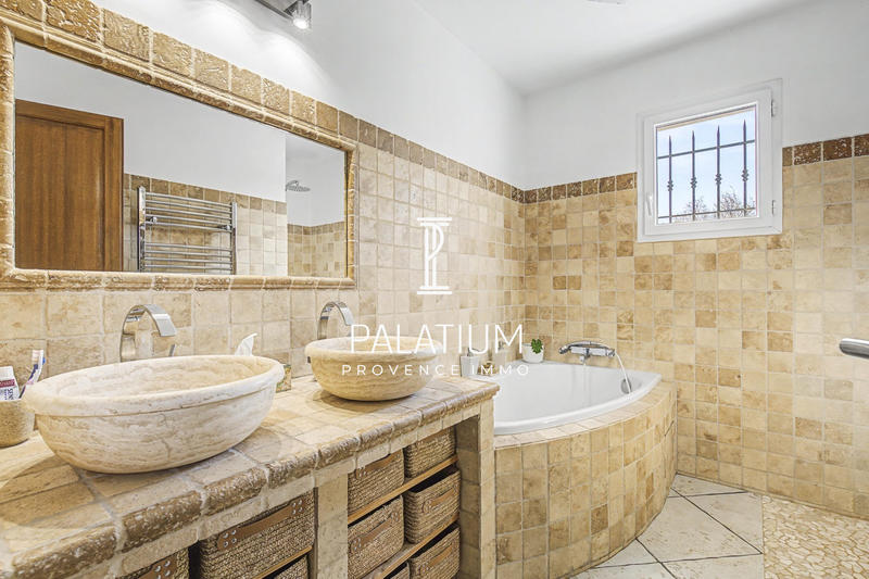 Maison - 165 m² - 6 pièces