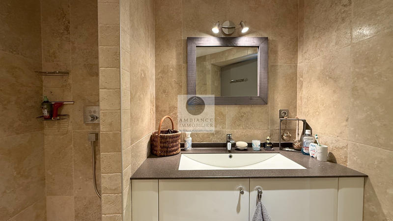 Maison - 257 m² - 7 pièces