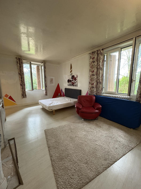 Propriété - 250 m² - 8 pièces