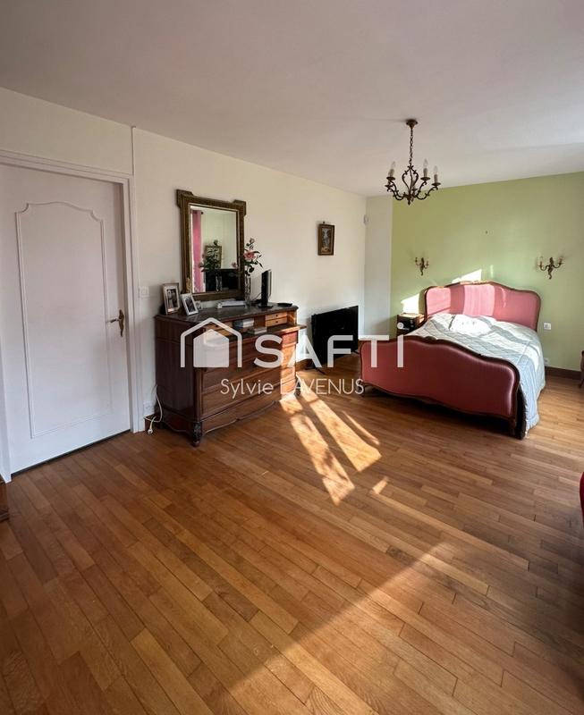 Maison - 153 m² - 8 pièces