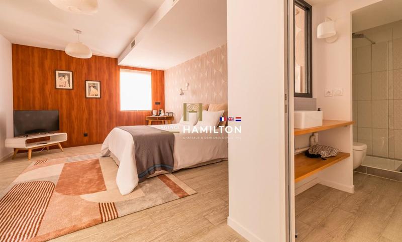 Propriété - 363 m² - 10 pièces