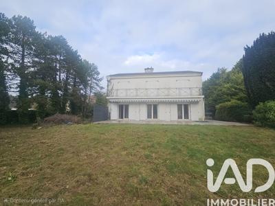 Maison - 246 m² - 9 pièces