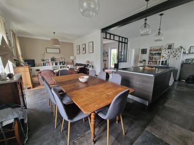 Maison - 140 m² - 5 pièces