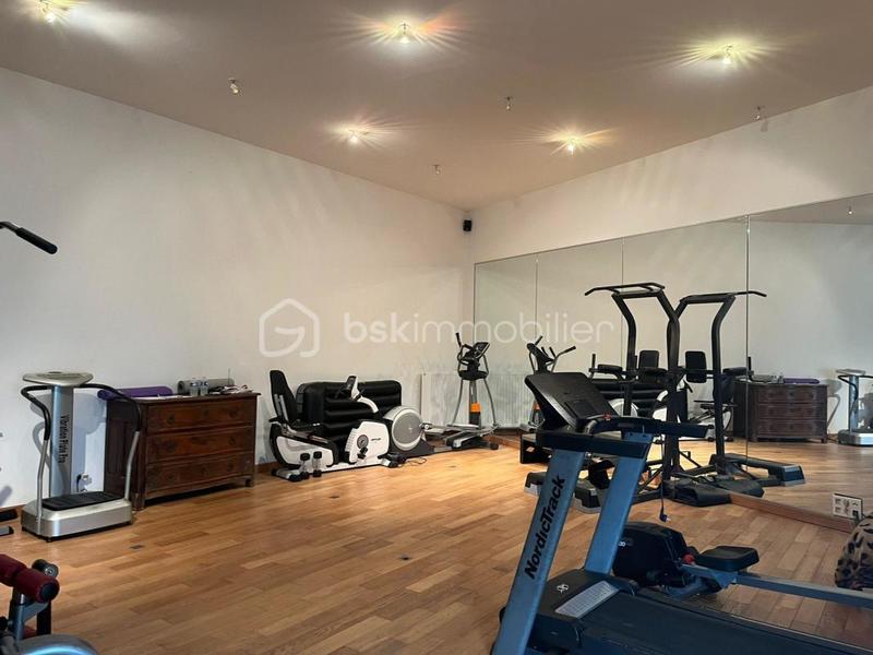 Demeure - 467 m² - 6 pièces