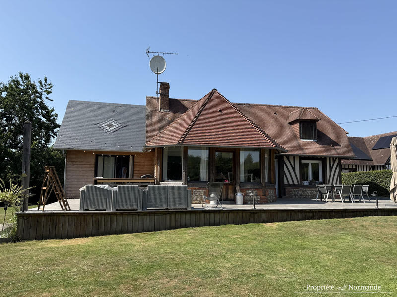 Maison - 215 m² - 8 pièces