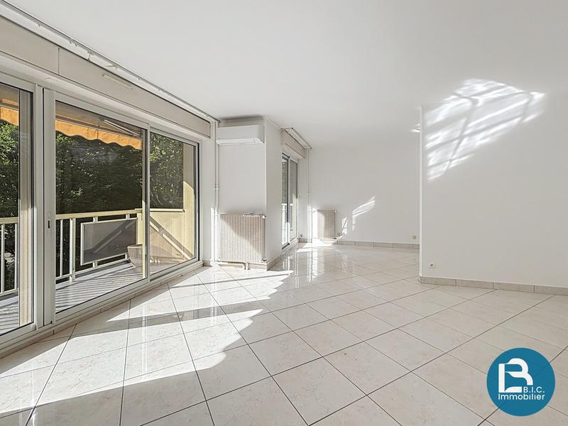 Appartement - 112 m² - 5 pièces