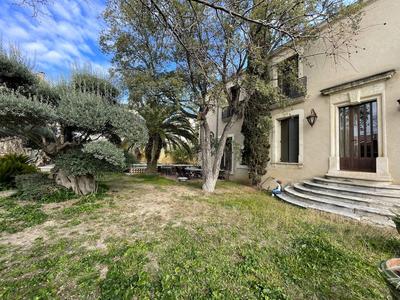 Maison - 259 m² - 9 pièces