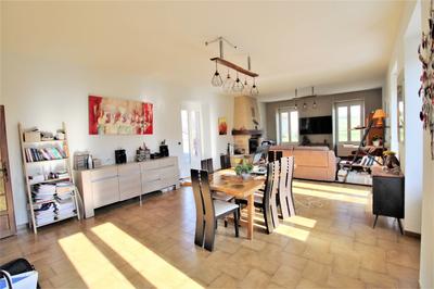 Corps de ferme - 300 m² - 6 pièces