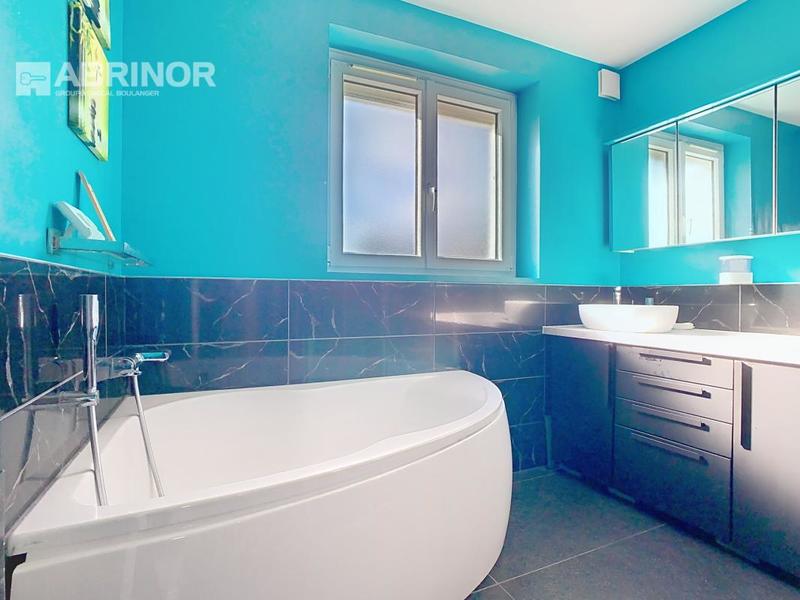 Villa - 107 m² - 6 pièces